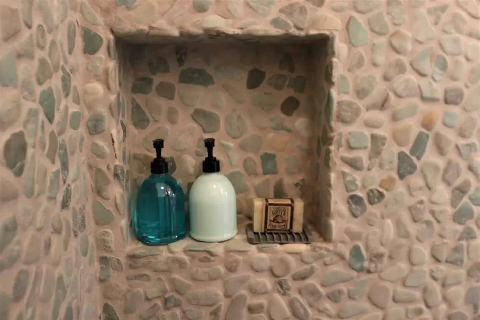 River Stone Inn & Gallery