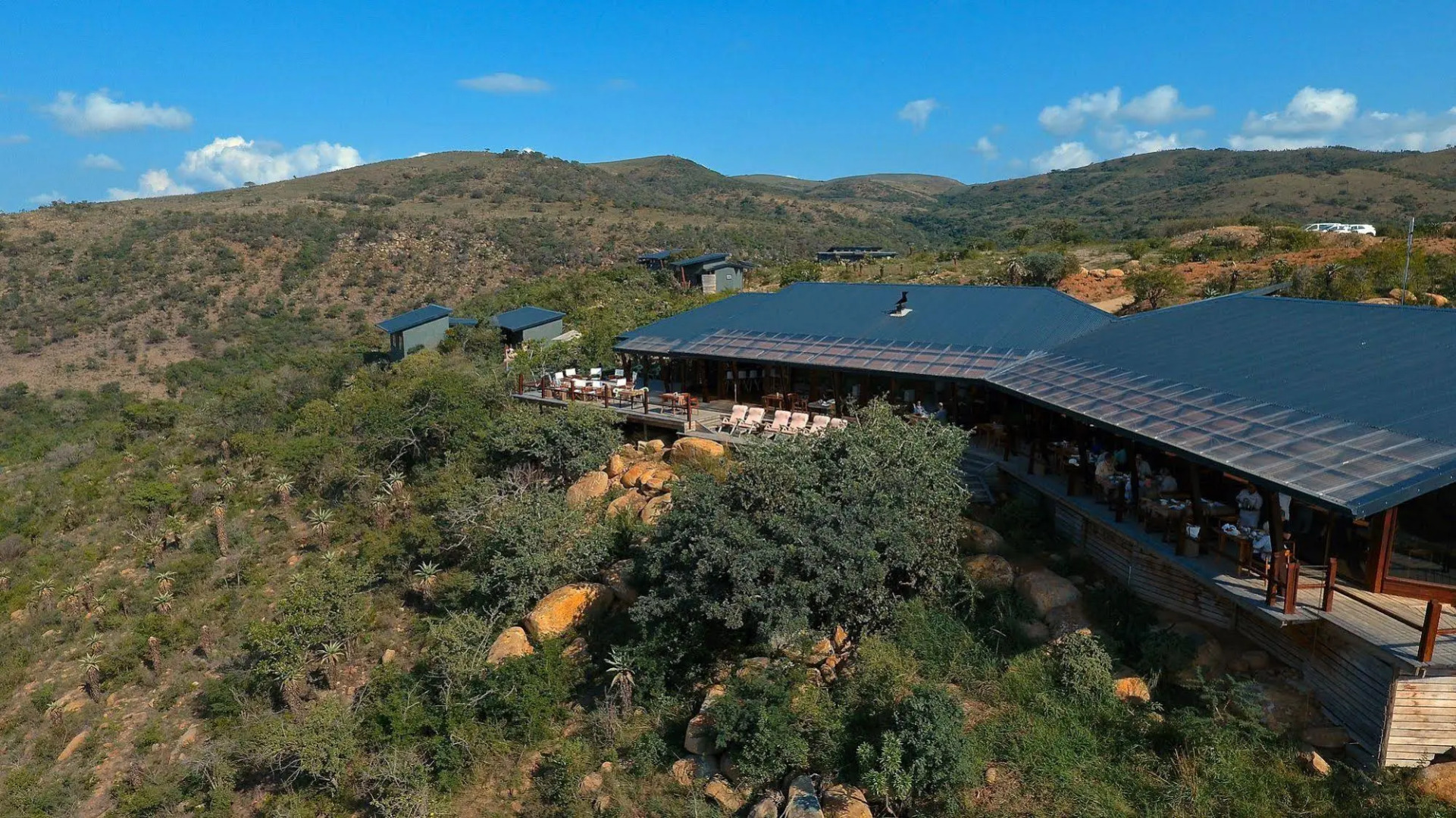 Rhino Ridge Safari Lodge