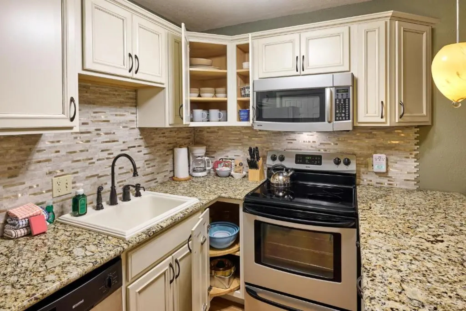 Surftides Plaza Rentals