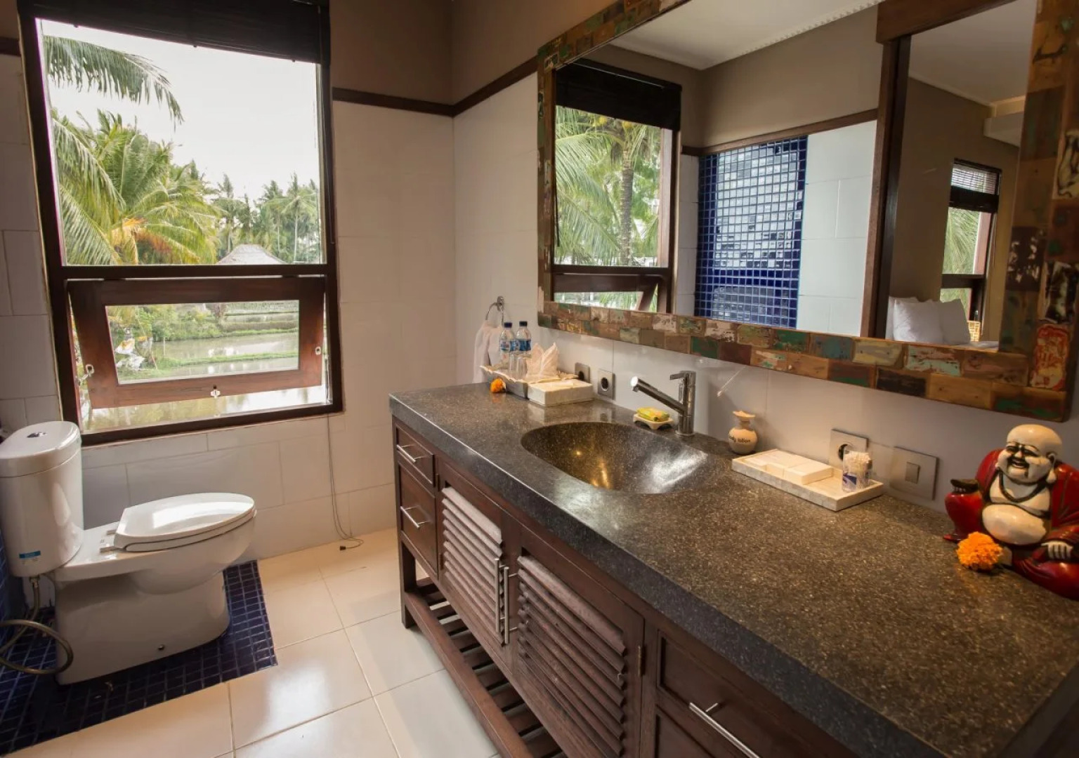 Solo Villas and Retreat