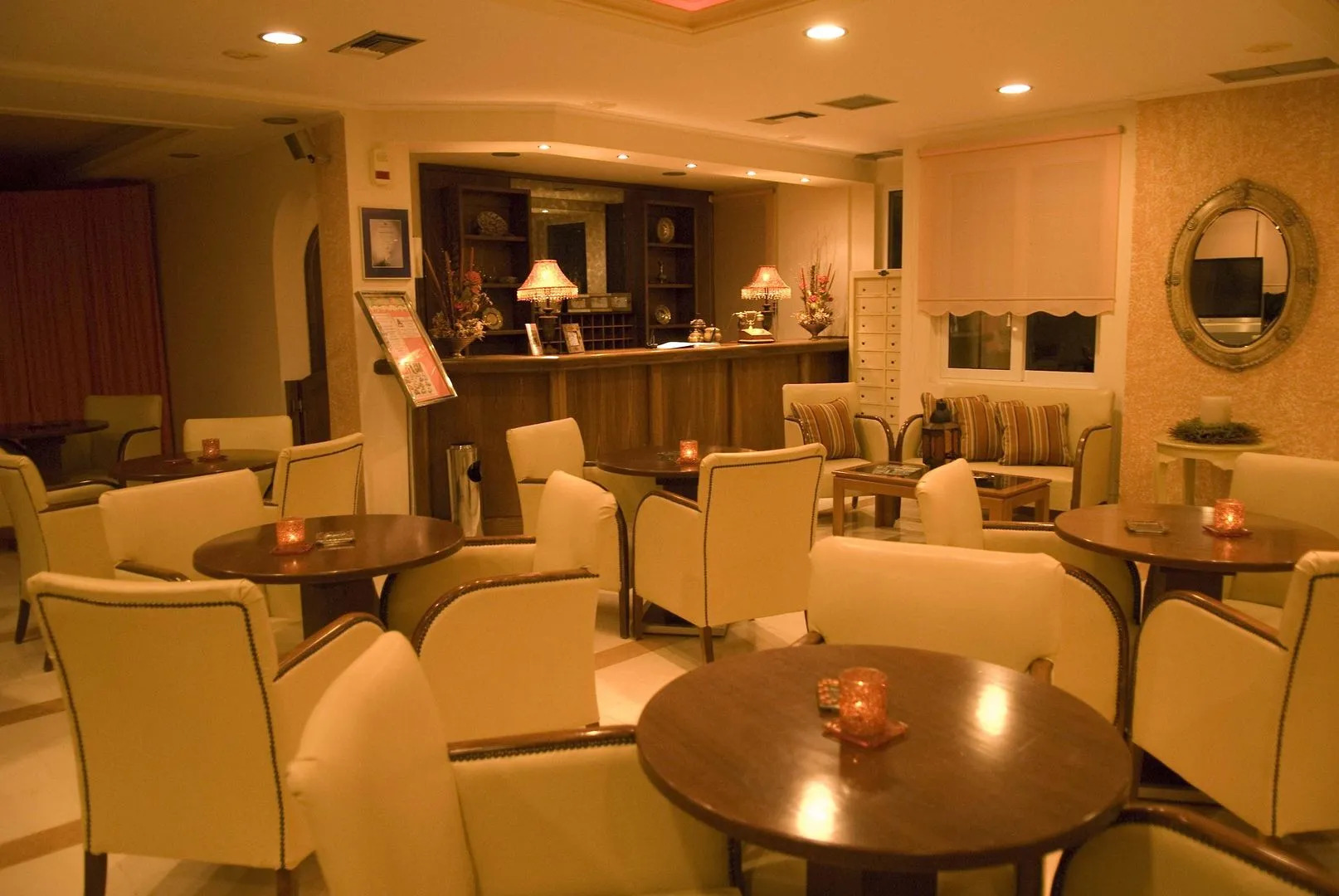 Damia Hotel & Apartments