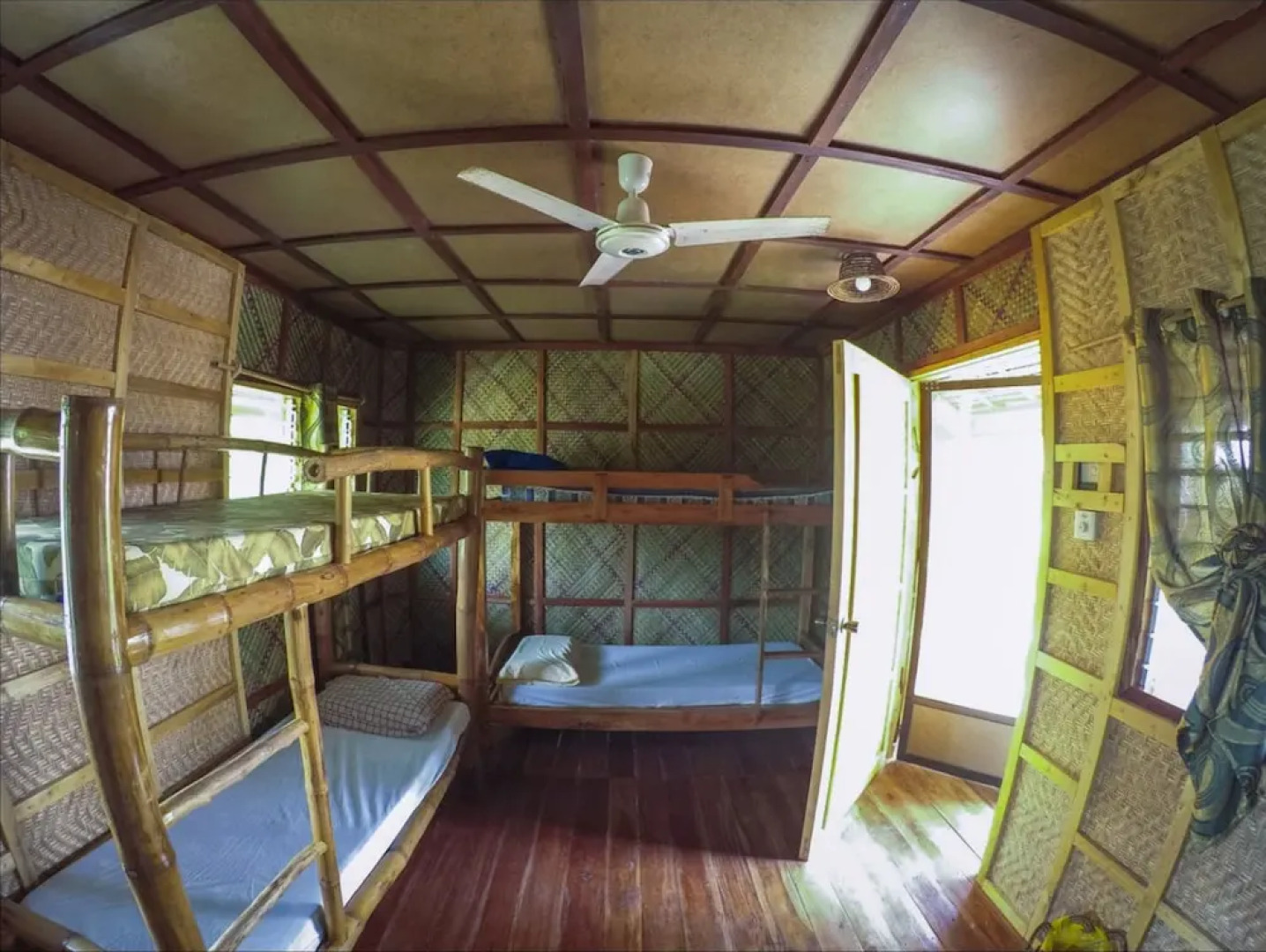 Chelles Guest House And Backpackers