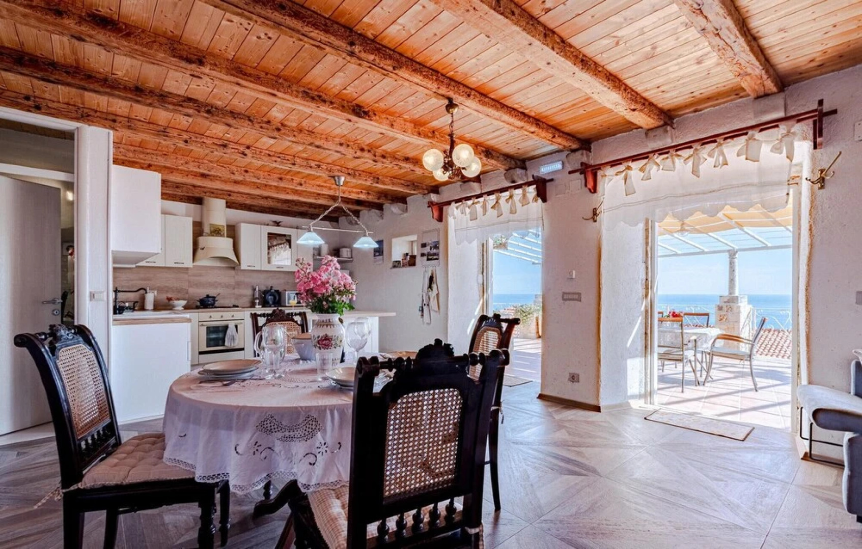 Beautiful Home in Mokalo With Wifi and 2 Bedrooms