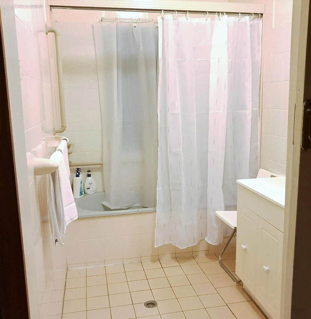 WOODY Pt - AMAZING 1970's SHARE HOUSE BY THE SEA-3 rooms available!