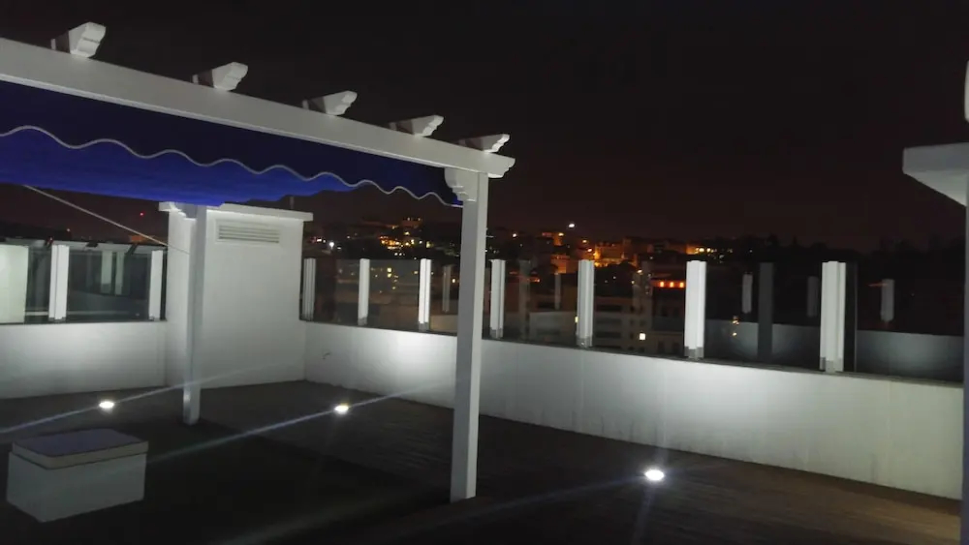 Lisbon Terrace Suites Apartment for Large Groups with Amazing Terrace