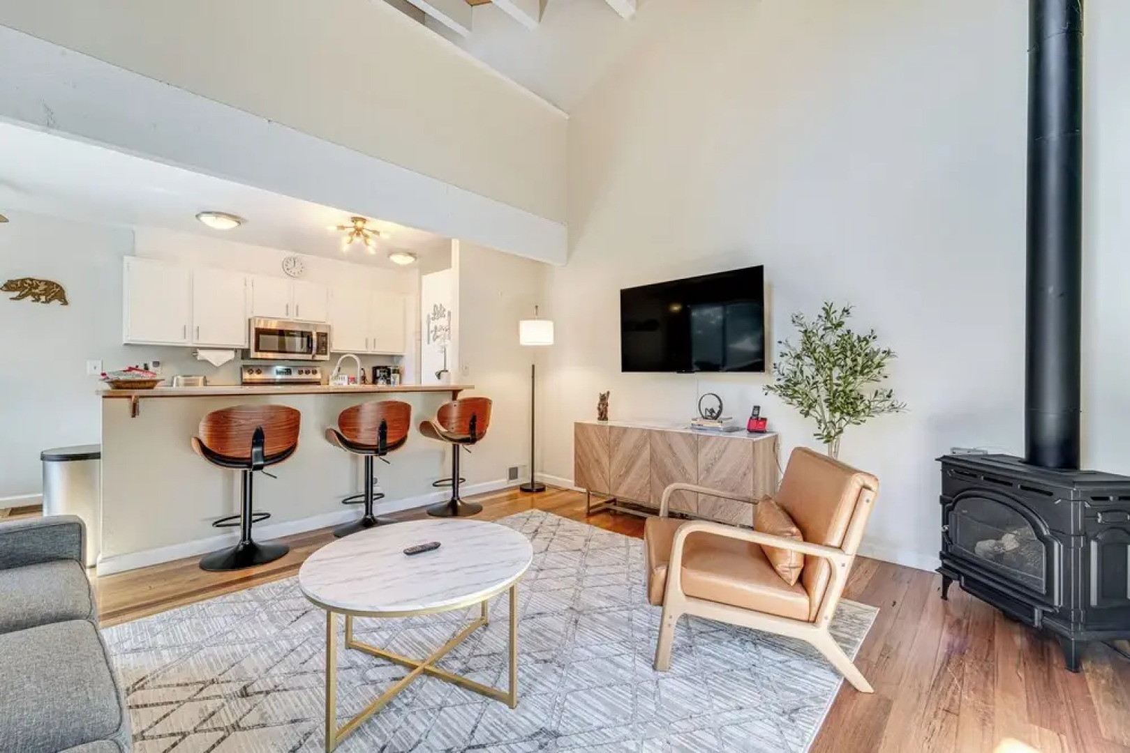 5 Mi to Northstar: 'bear Den' Home w/ Decks!