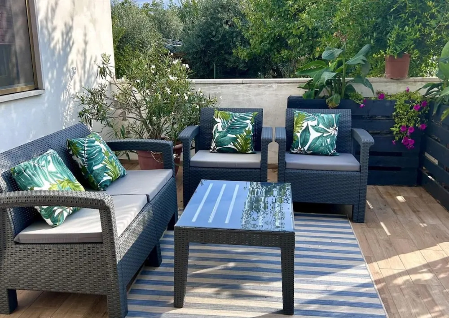 Ettore 3-bed Villa - Sleeps 6, Garden & Parking