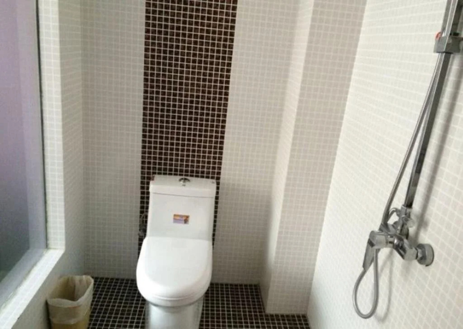 Qujing Ruixin Business Hotel