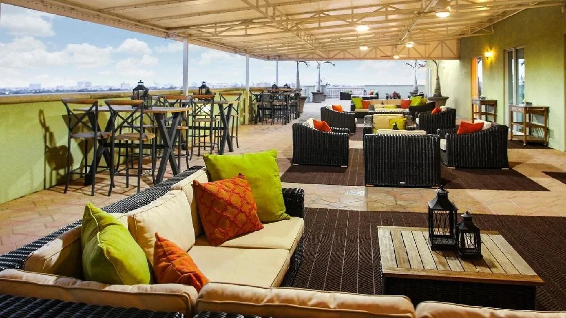 Riverside Hotel