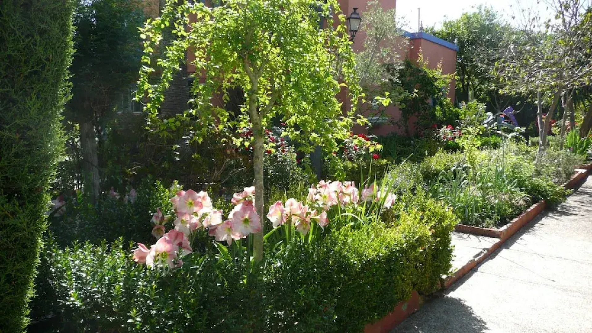 Villa Very Close to Seville With Beautiful Gardens and Pool