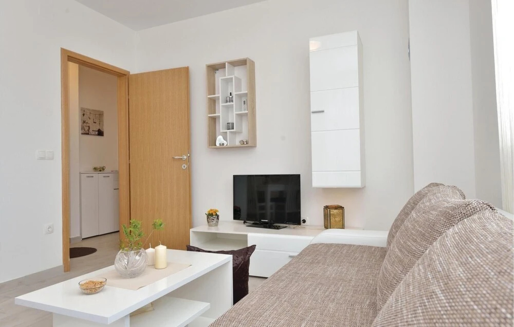 Nice Home in Vrsi-mulo With Wifi and 1 Bedrooms