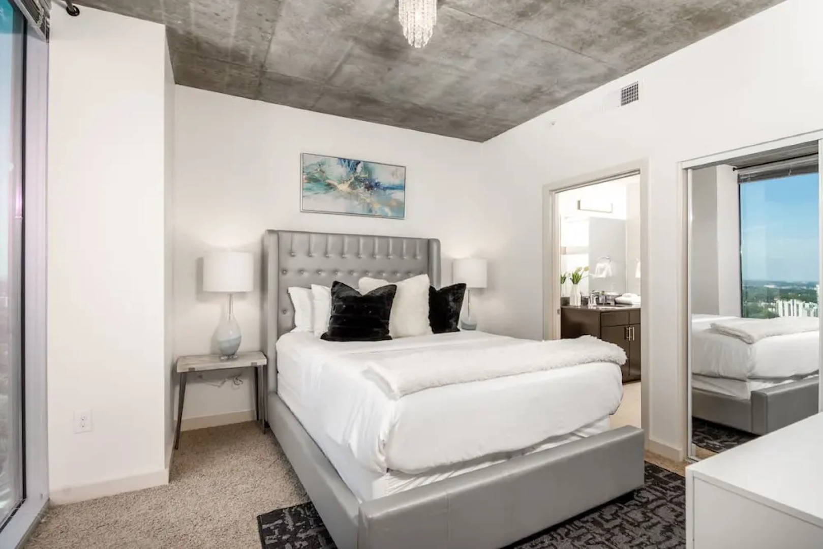 CHIC COLLECTION by NOHOTEL on 6th Street