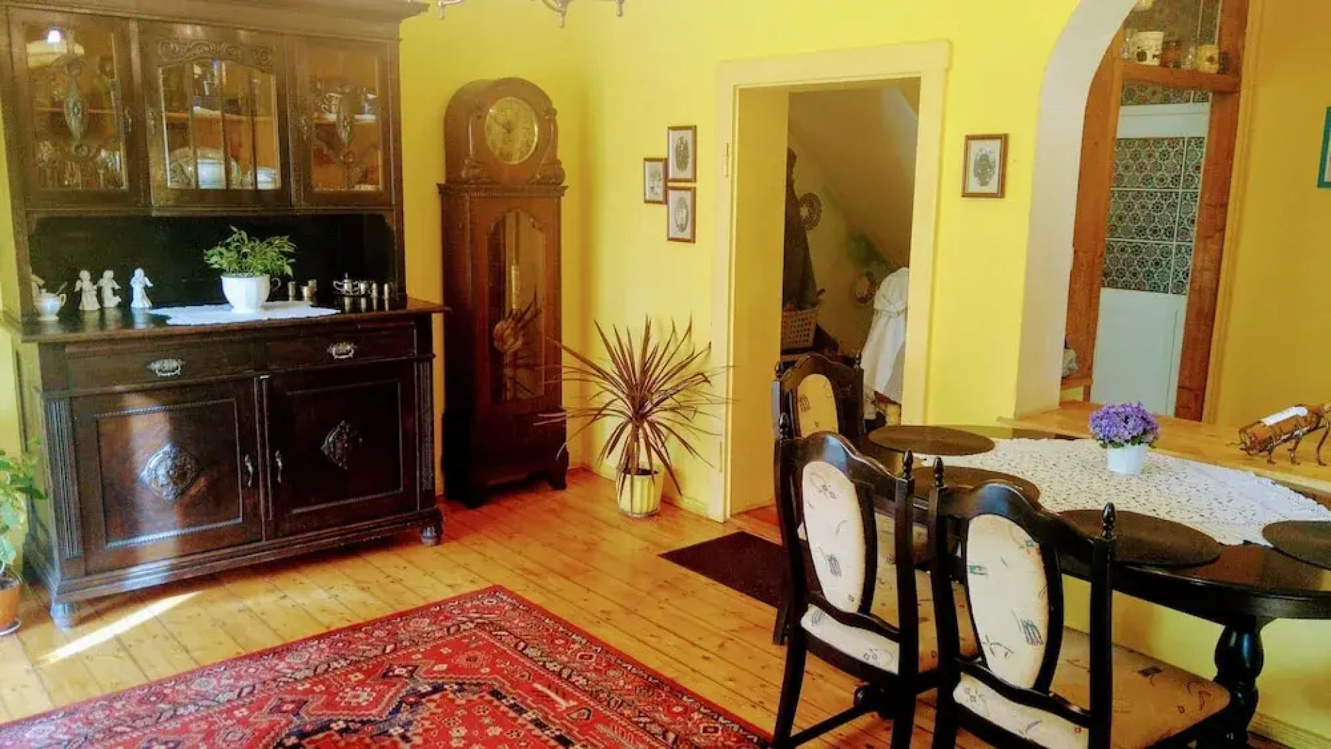 Apartment Under Cedar