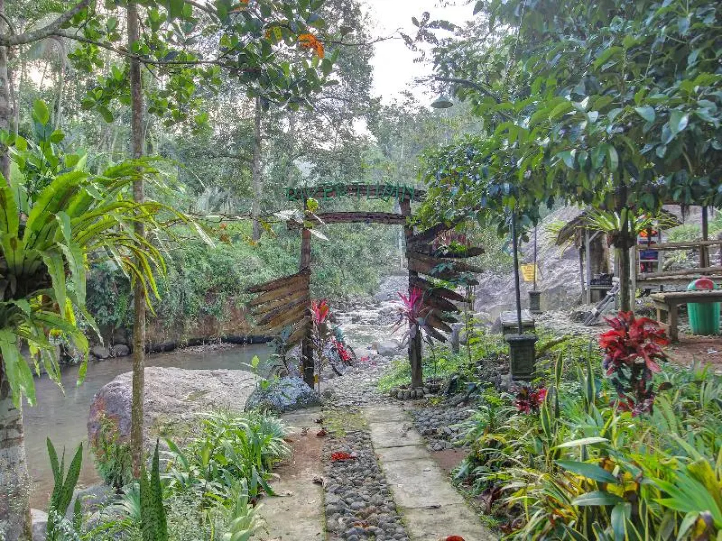 OYO Life 91177 Desa Wisata Duren Sari