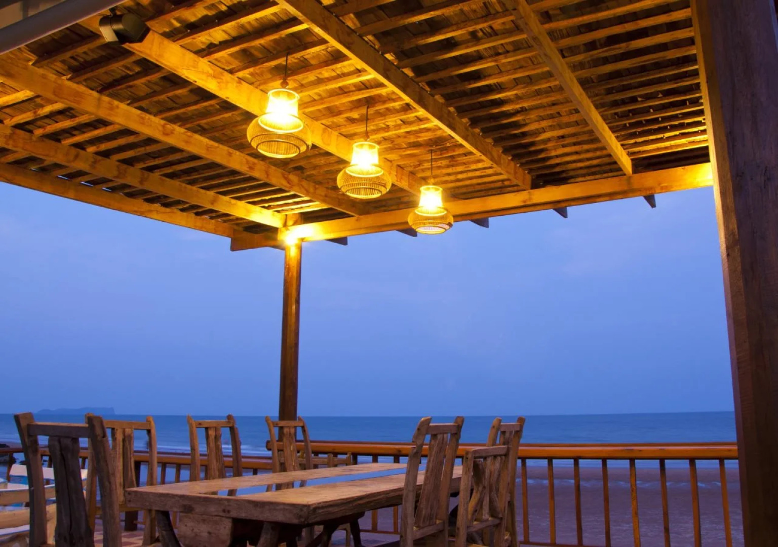 Bansaithong Beach Resort