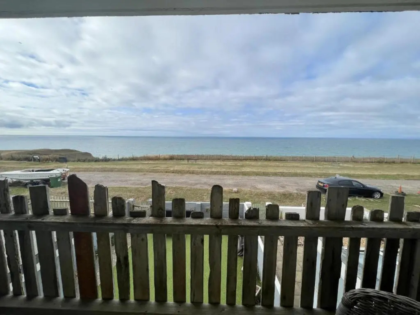 Sea Facing 2Bd Terraced Home - Peacehaven