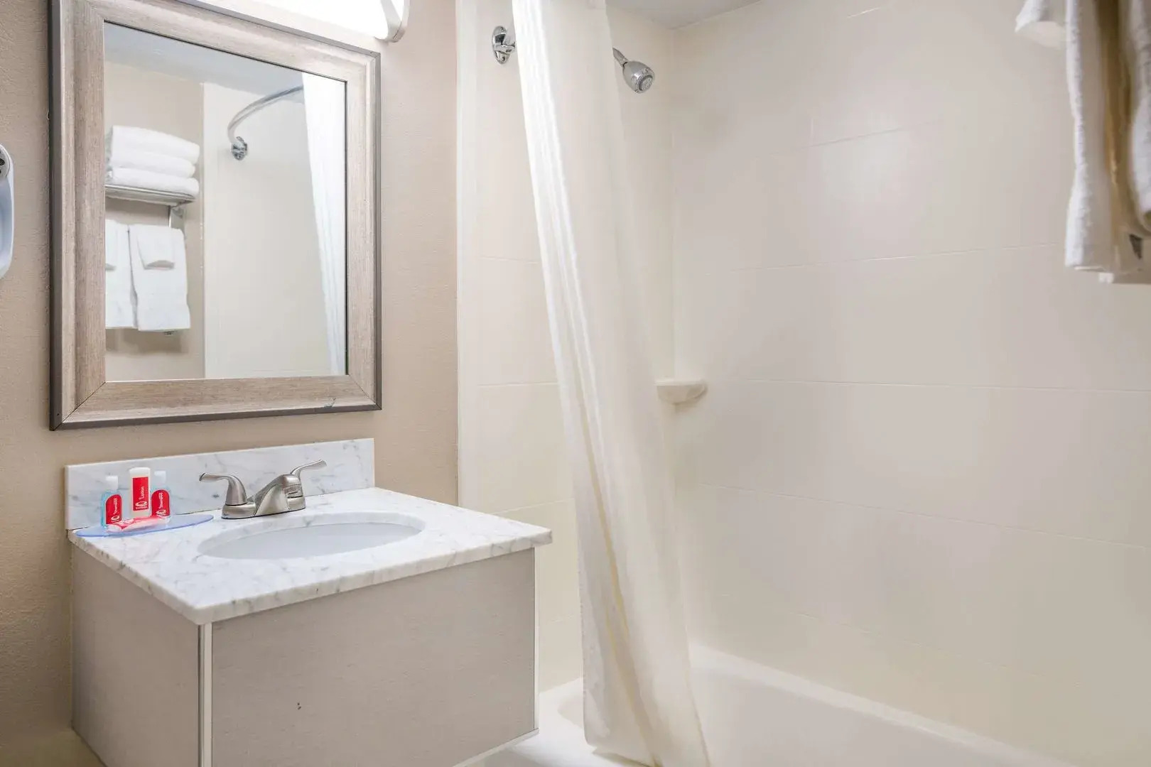 Howard Johnson by Wyndham Malden Boston Area