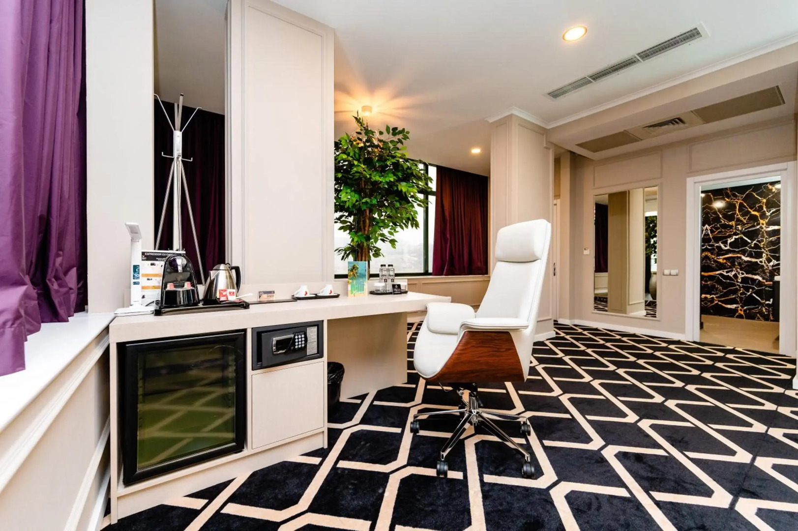 Business Hotel Conference Center & Spa