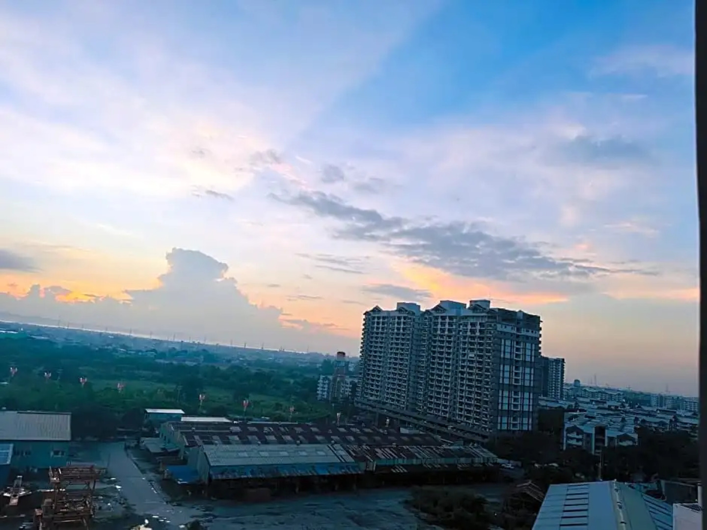 1bedroom With Balcony Taguig Near Bgc mc kinley