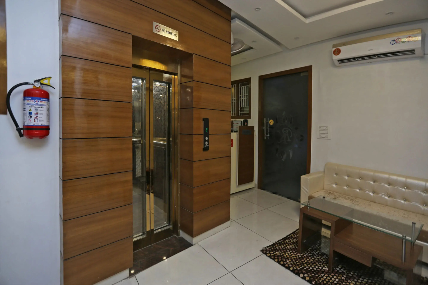 OYO 16761 Rk Regency