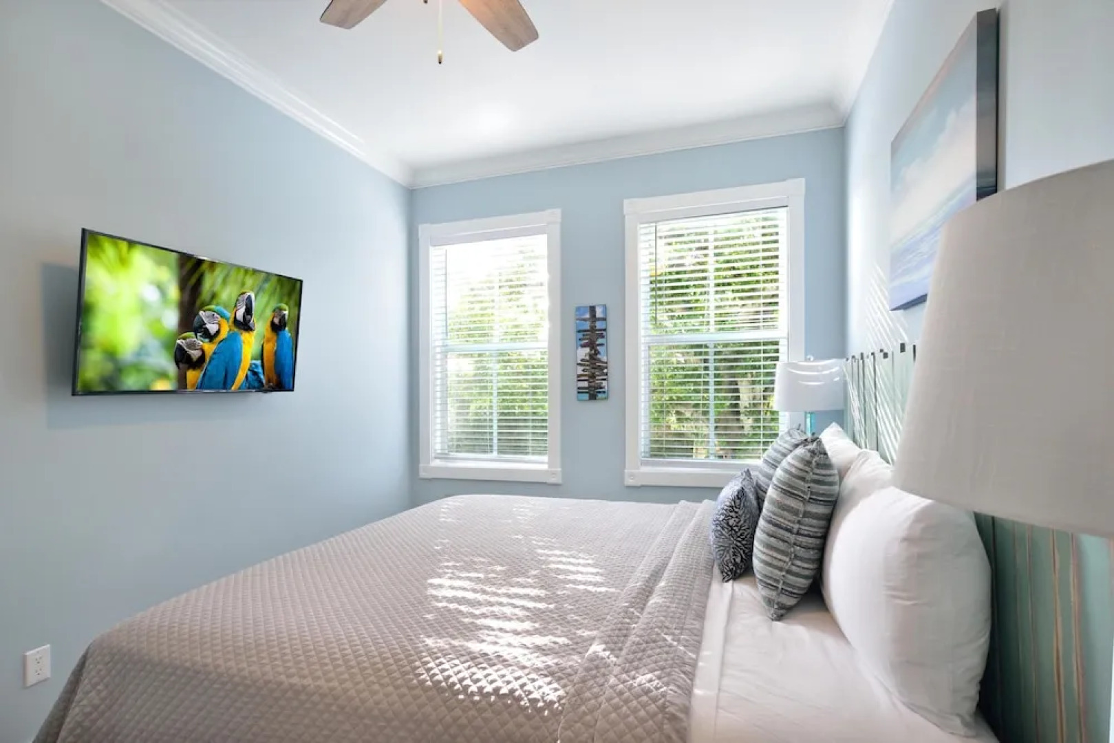 Bayview South 801 Eisenhower Dr. #6