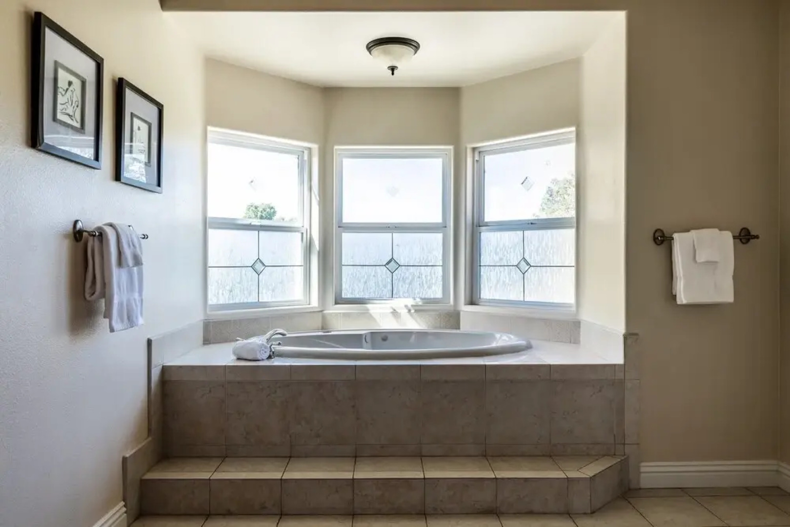 Wilson Creek Manor By Avantstay Sleeps 10! Amazing Estate w/ Pool & Game Room