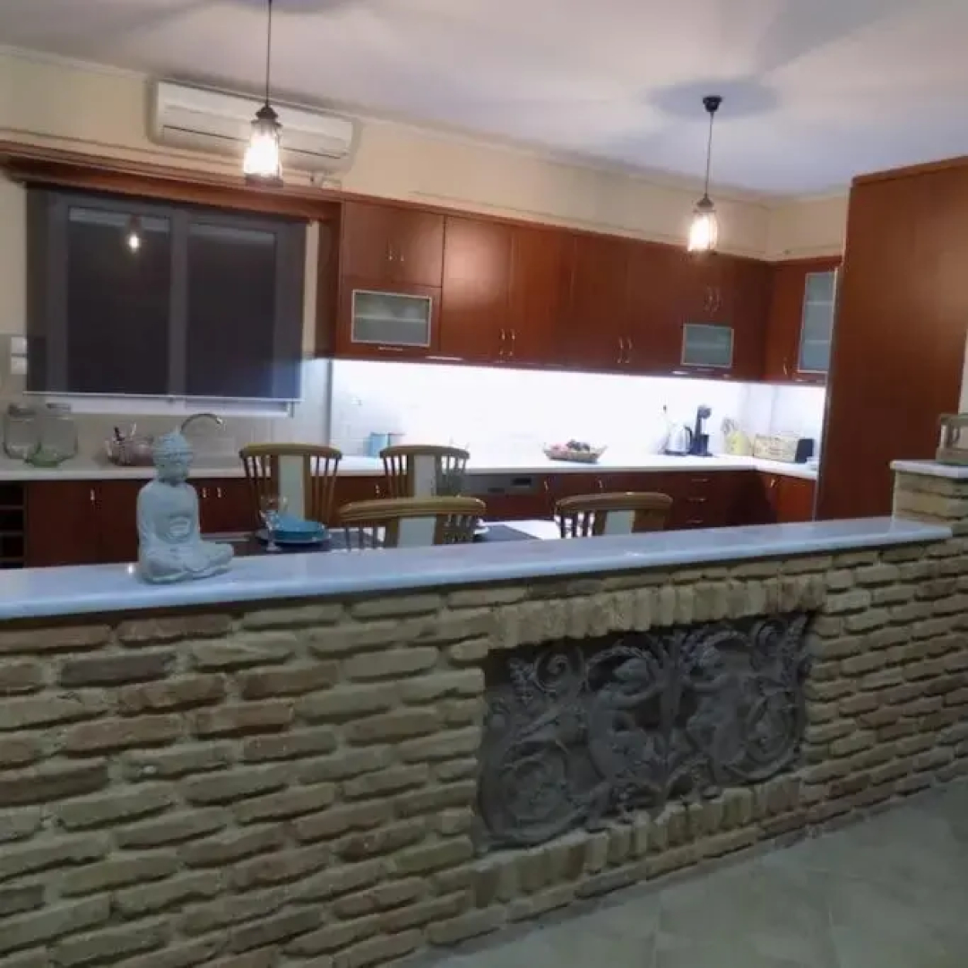 Nikos House Megara