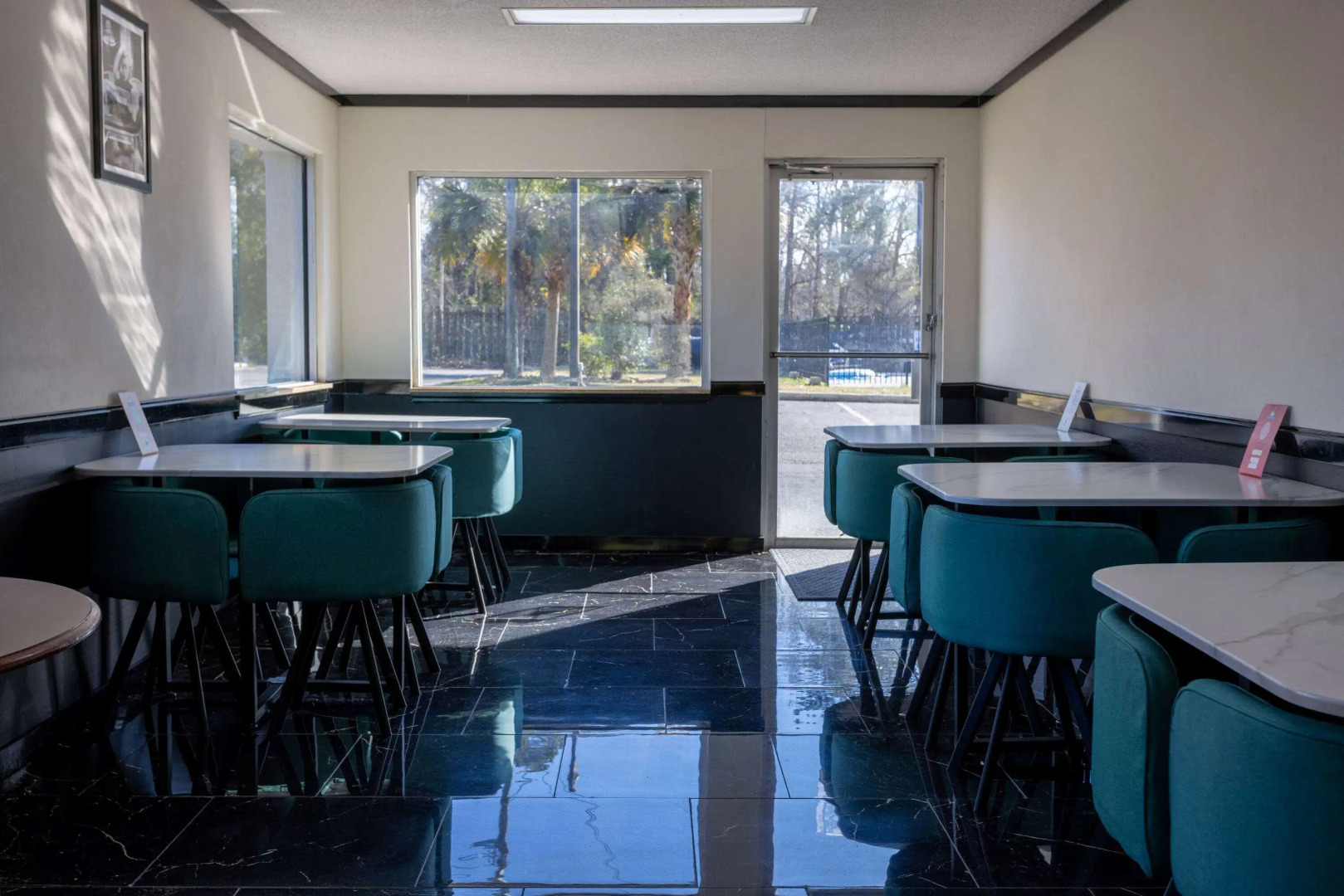 Days Inn by Wyndham Columbia