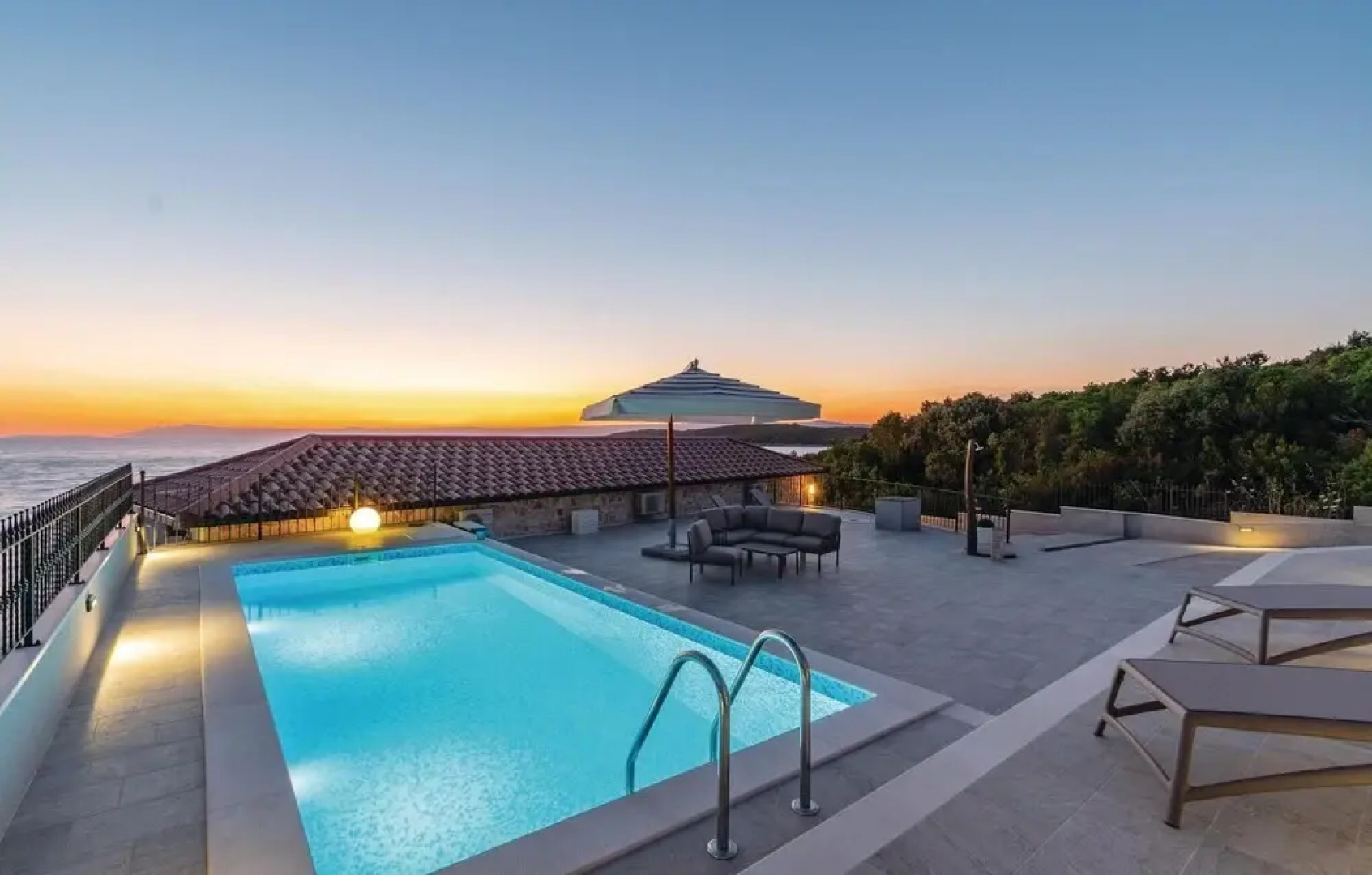 Awesome Home in Loviste With 2 Bedrooms, Wifi and Heated Swimming Pool