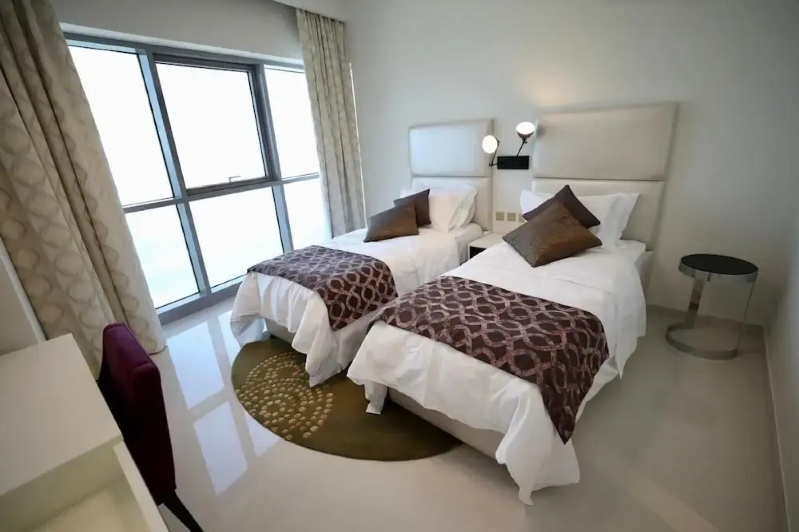 Waterfront 2 Bed Apartment Sleeps 4 With Parking