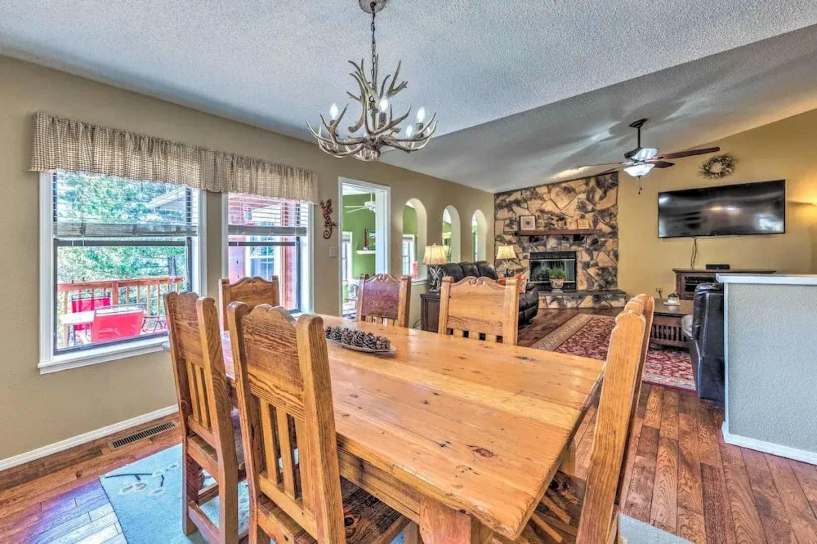 Cloudcroft Escape w/ Forest Views!