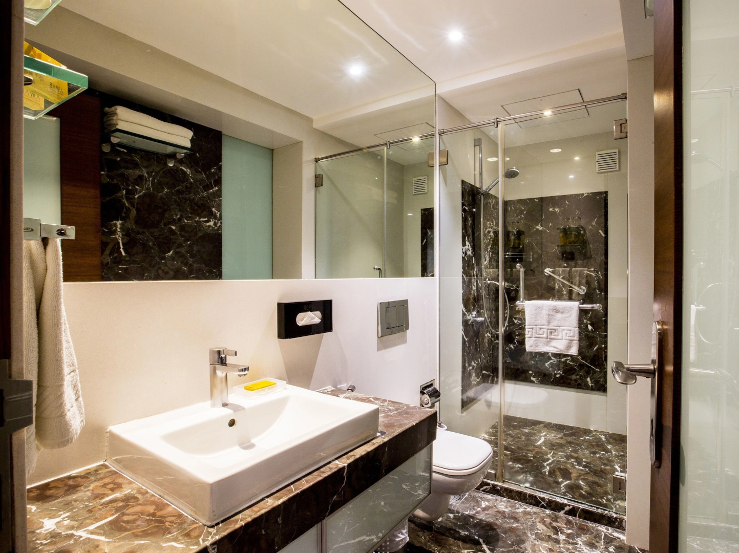 Hotel Bawa Continental