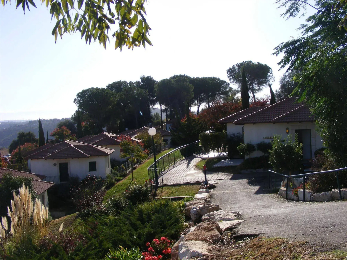 Shoresh Green Hills Family Suites Hotel
