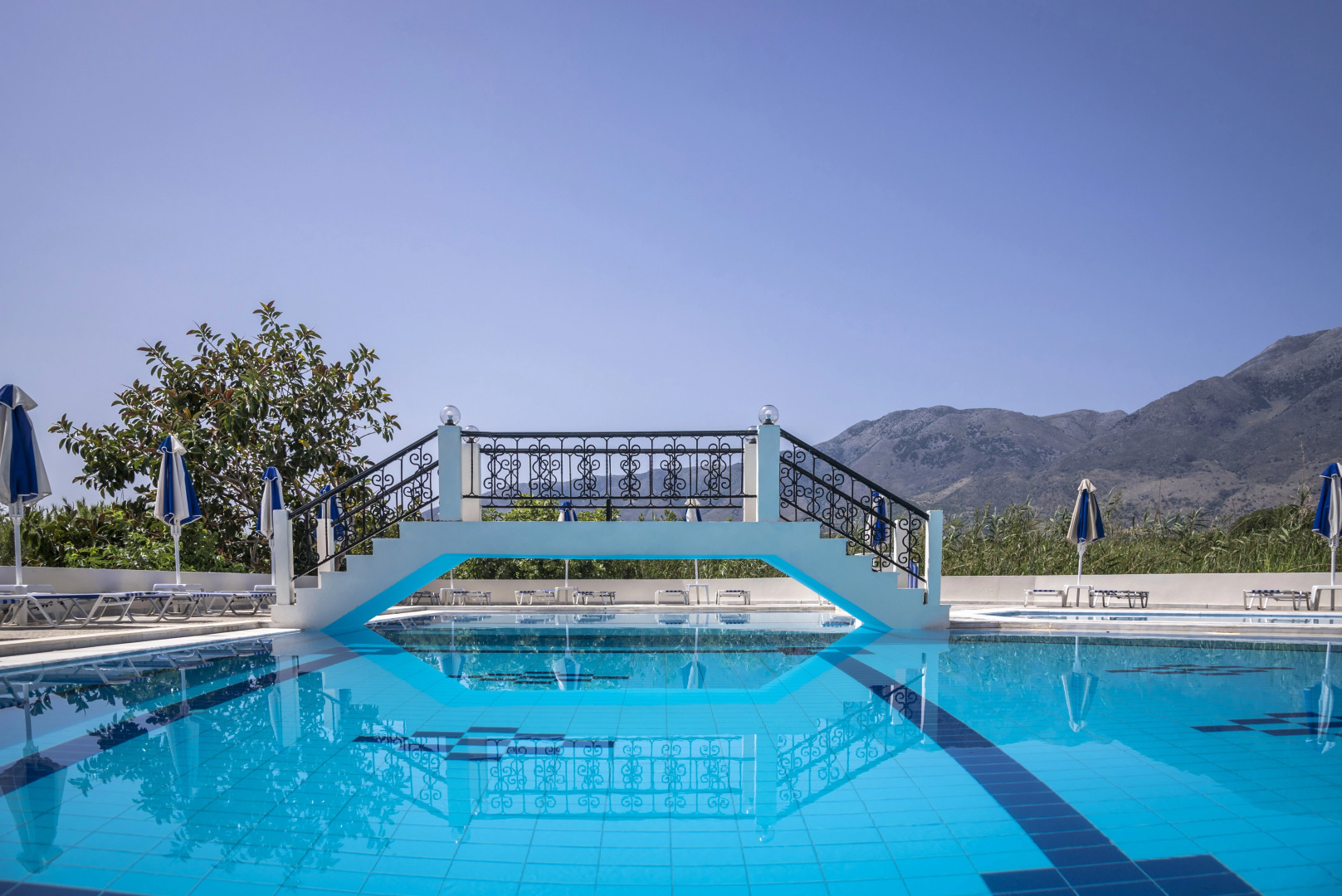 Vantaris Garden and Vantaris Corner