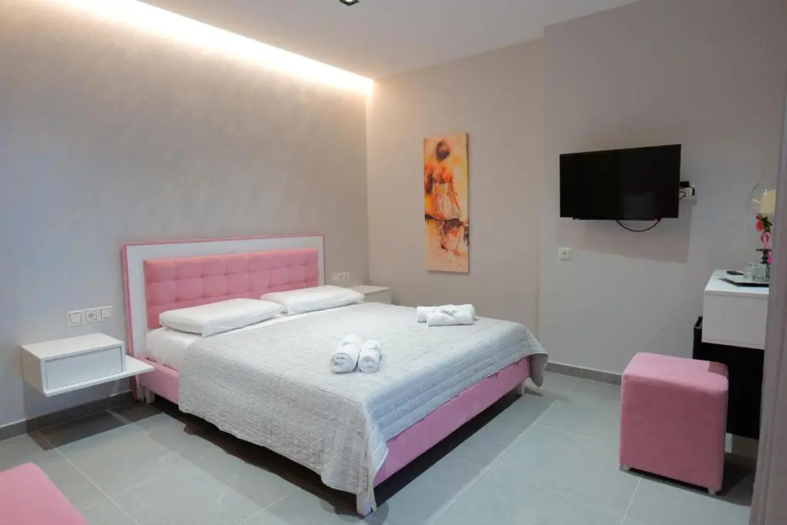 Angel Saranda Palace