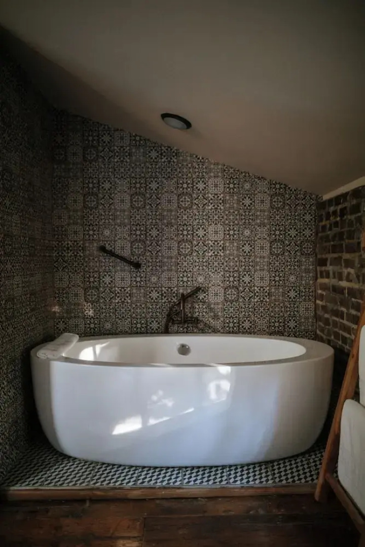 Kingston Carriage House