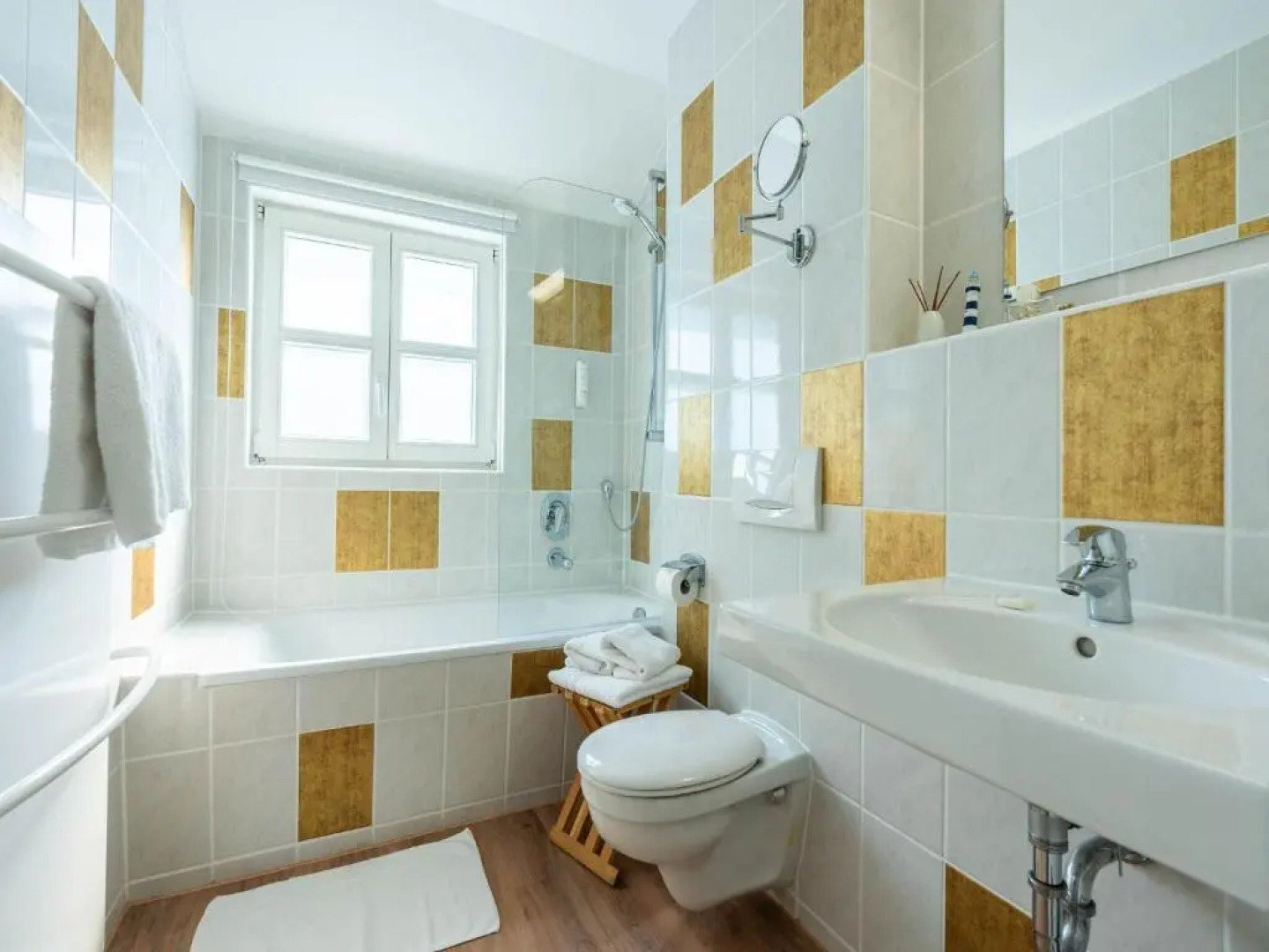 Komfort Appartement mit 2 Schlafzimmern und Terrasse A63