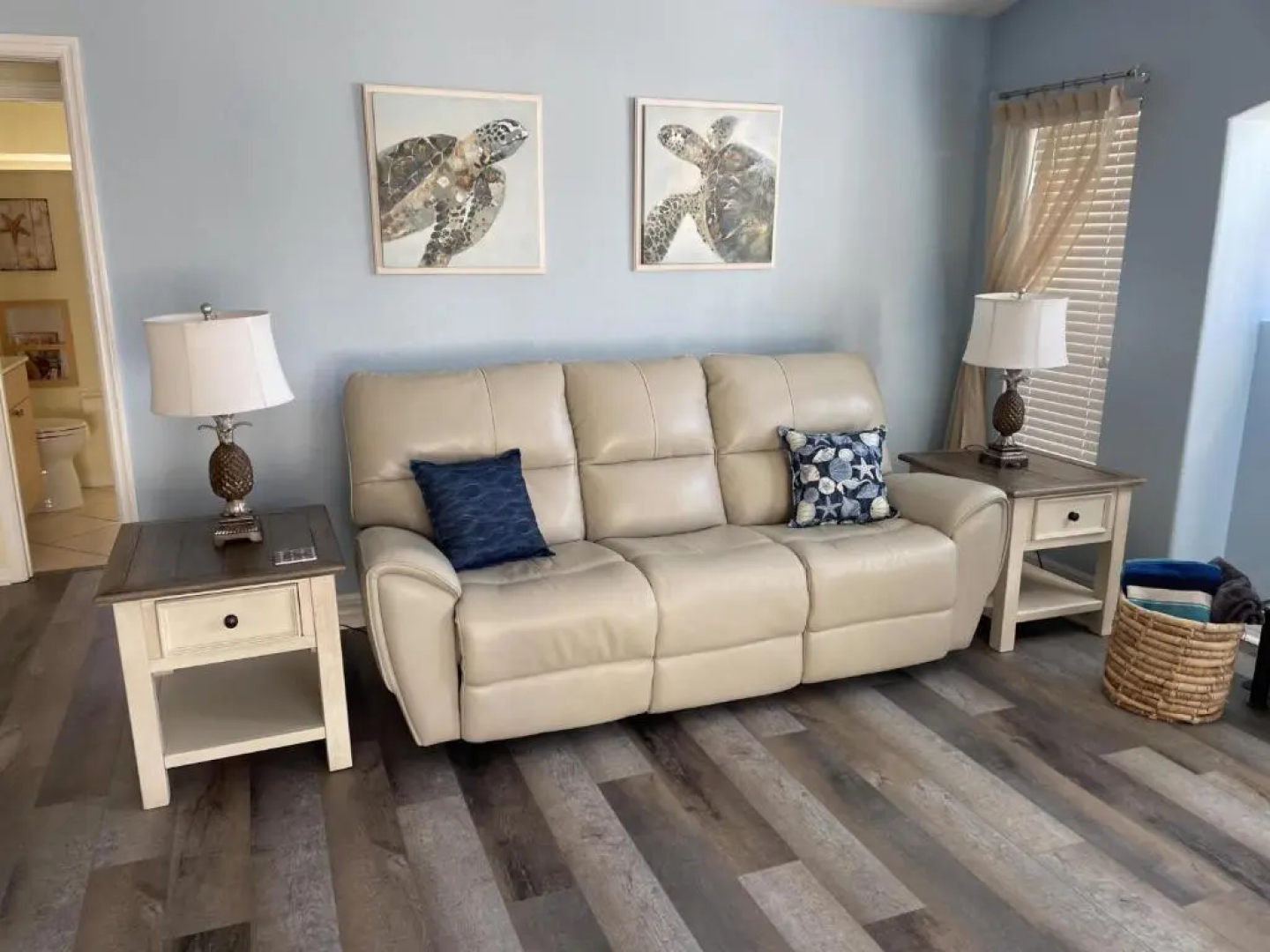 Shangri-La - Private Villa with heated pool and spa - sleeps 6