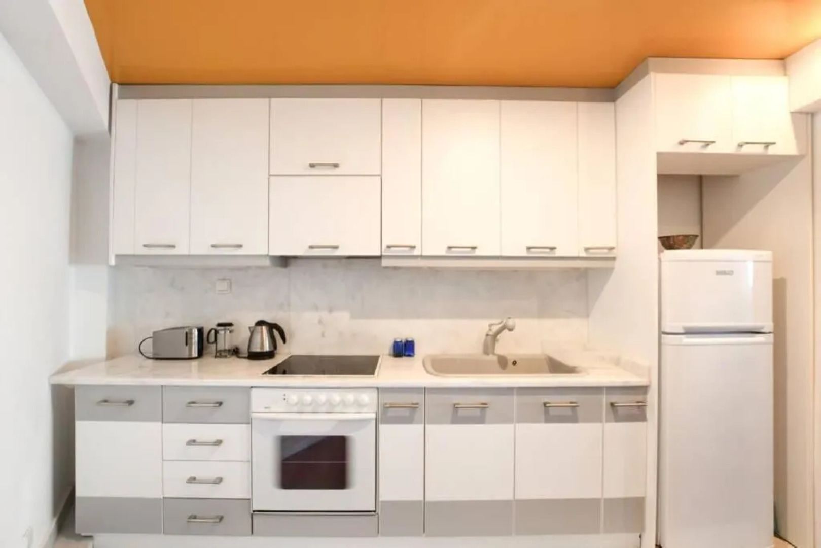 Sunshine Apt- Unique Holidays by the Sea