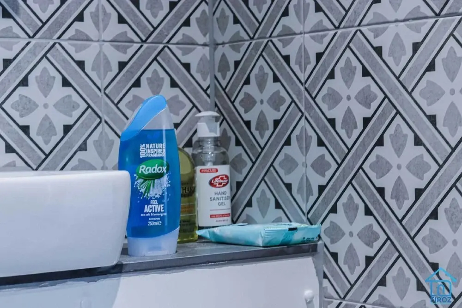 York Contractor House by Firoz Property Management