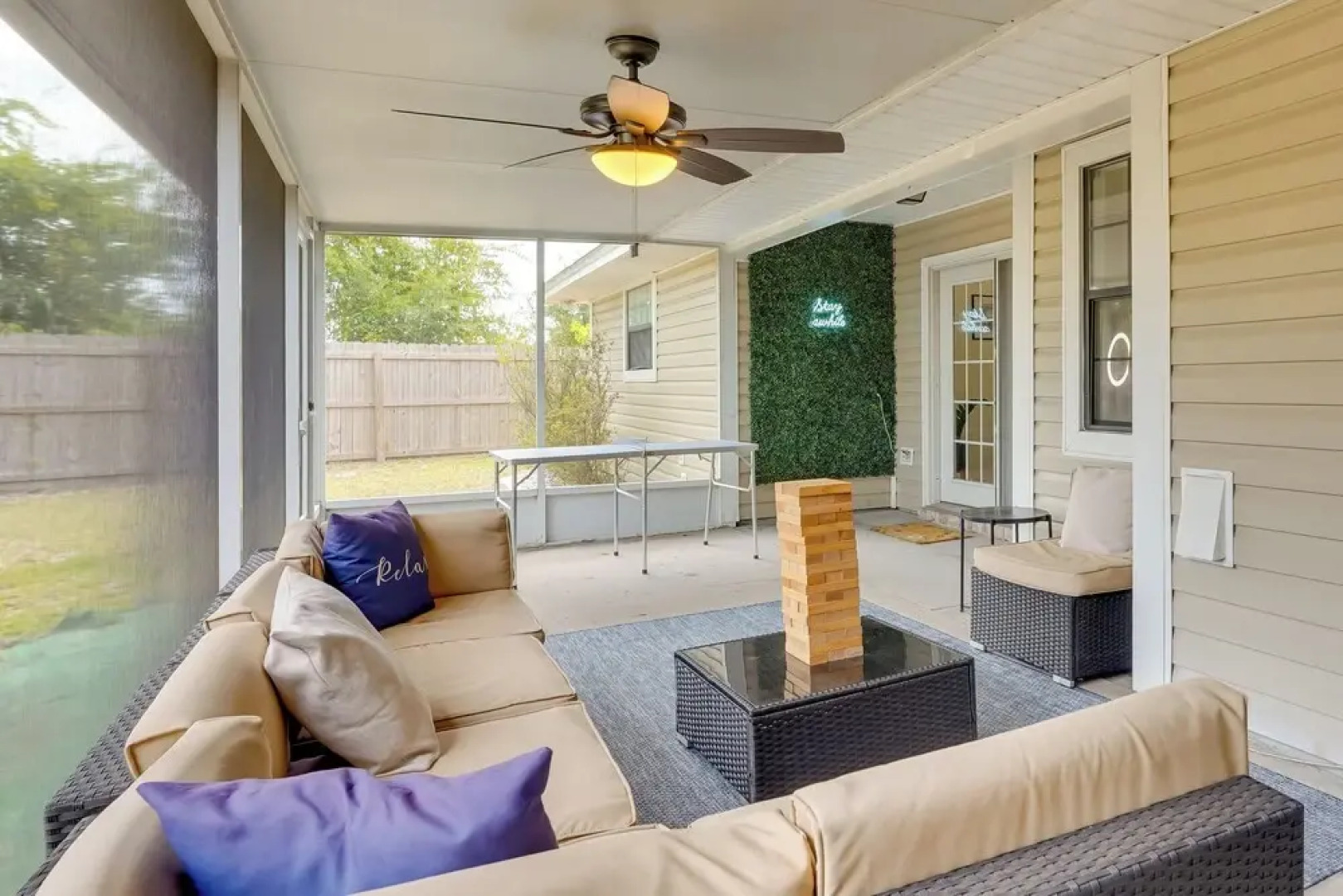 Relaxing Lynn Haven Escape w/ Screened Porch!
