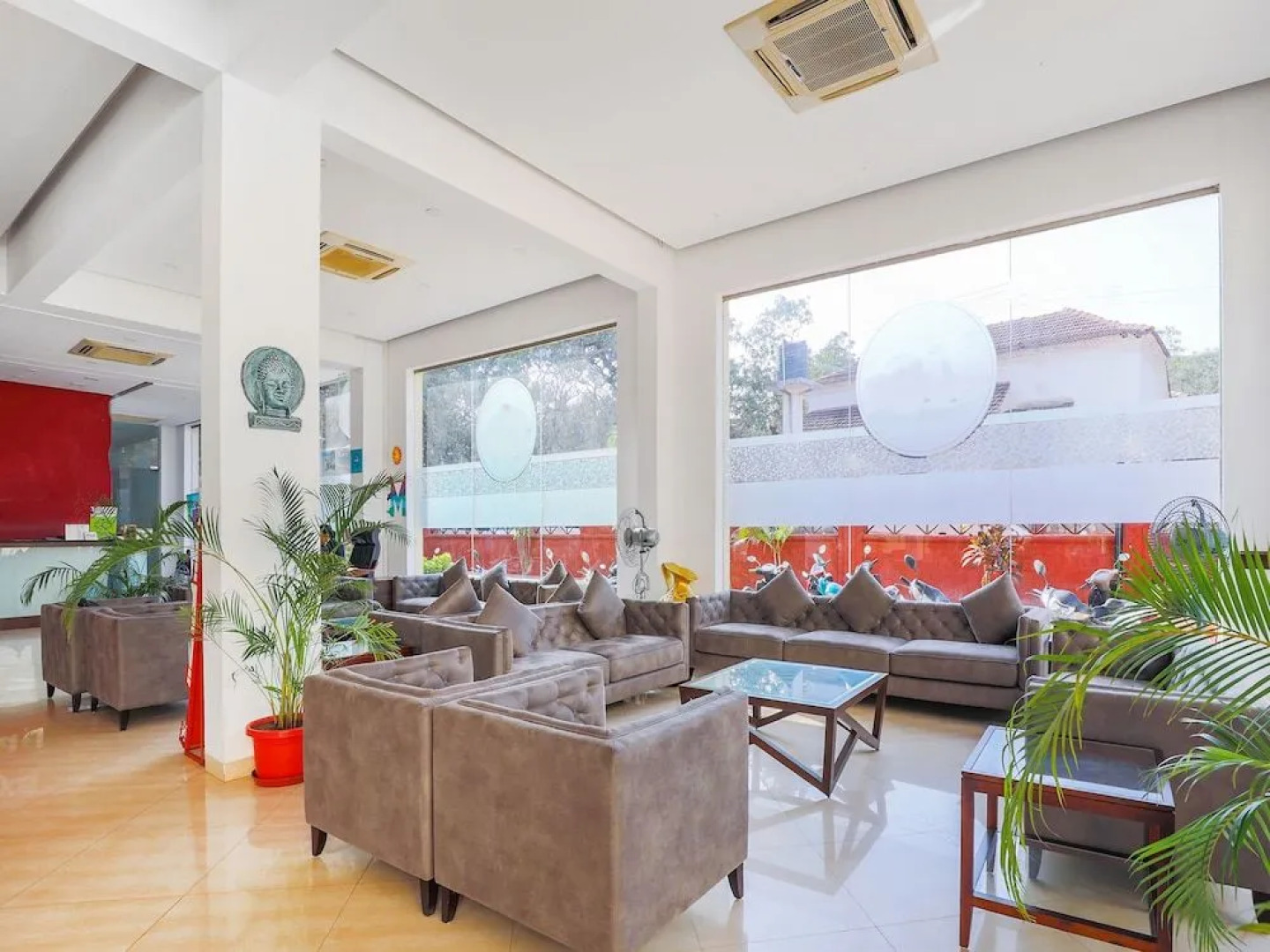 OYO 3305 Royale Assagao