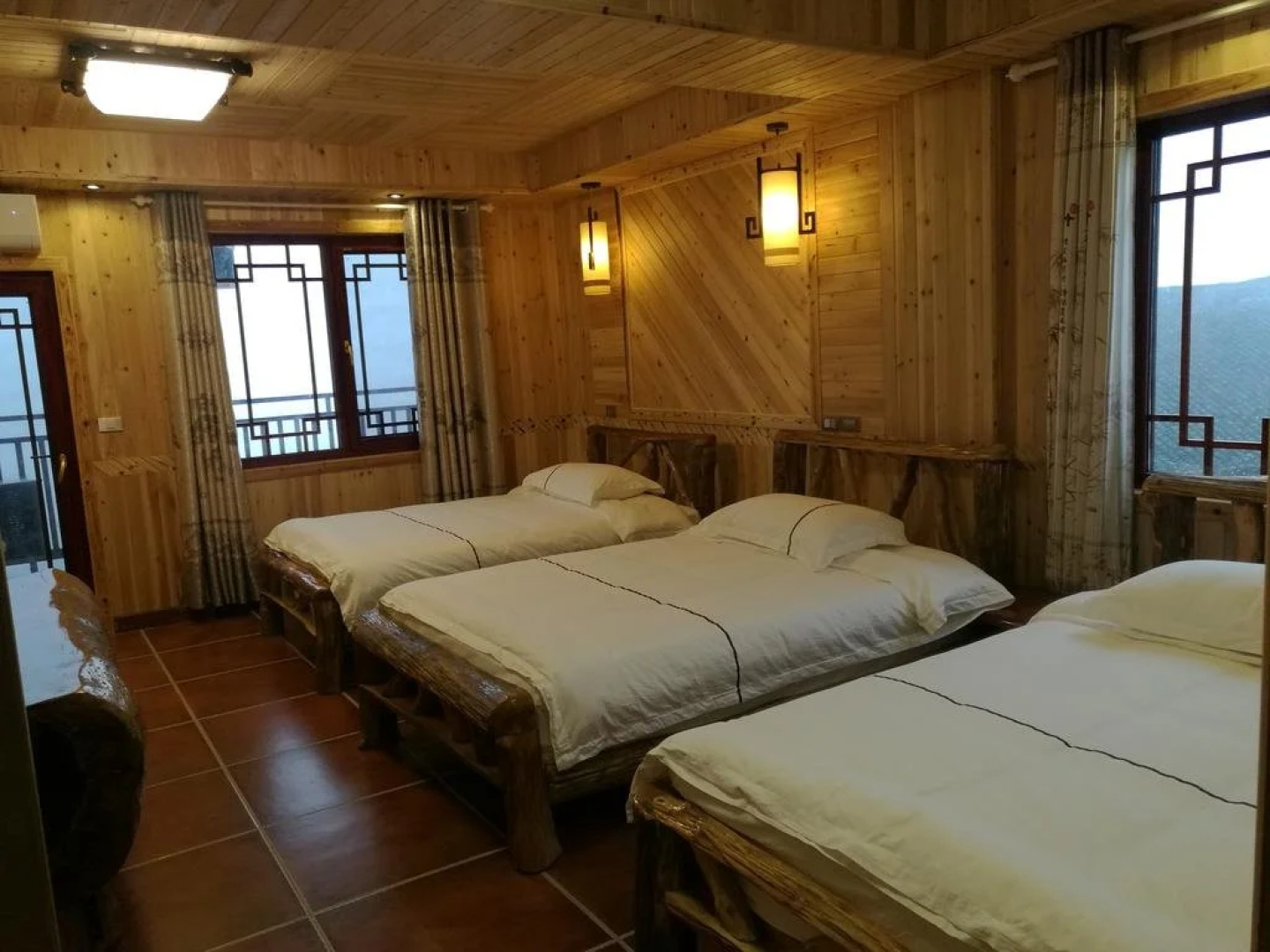 Longji Holiday Hotel