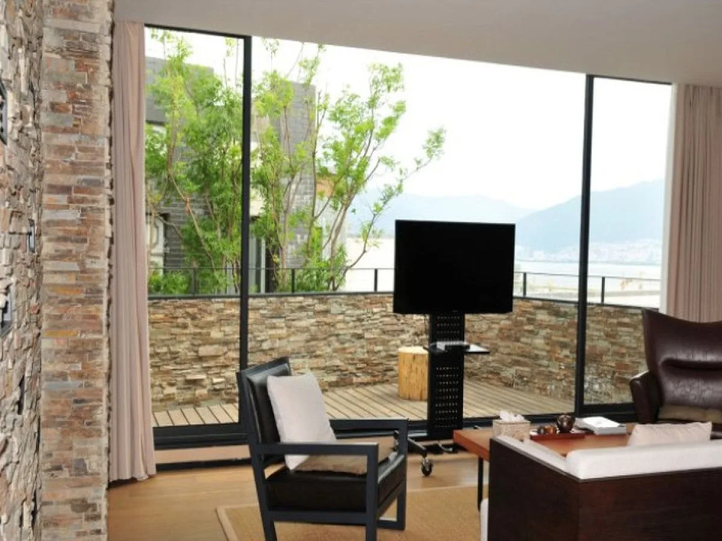 Erhai Lake Reclusive Life