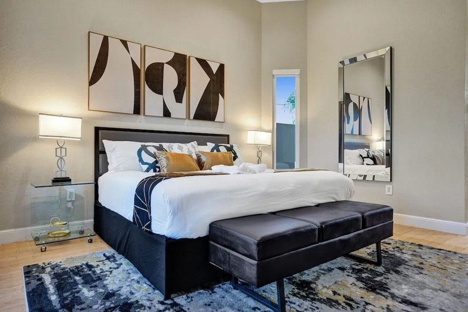 Lavish 8 Br Estate with Pool & Courts