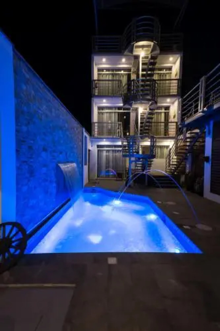 El Encanto Lodge & Suites