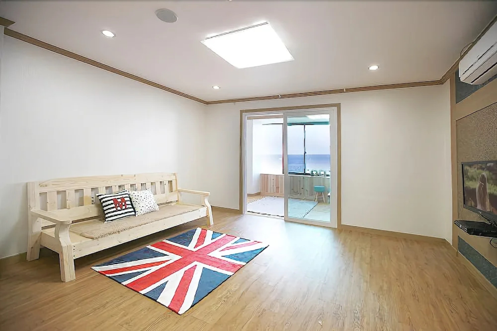 Donghae Marine Park Pension