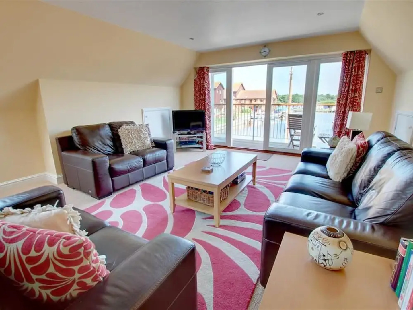 Holiday Residence on the Water With Docking Space for two Boats