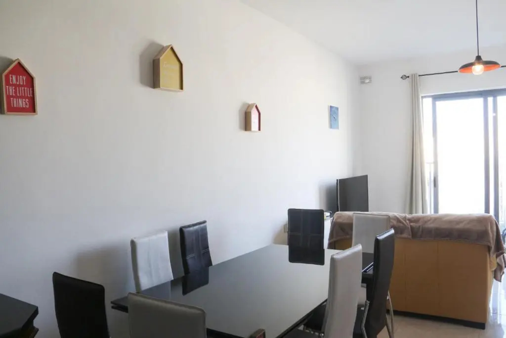 XL Central Home - Sleeps 10 people