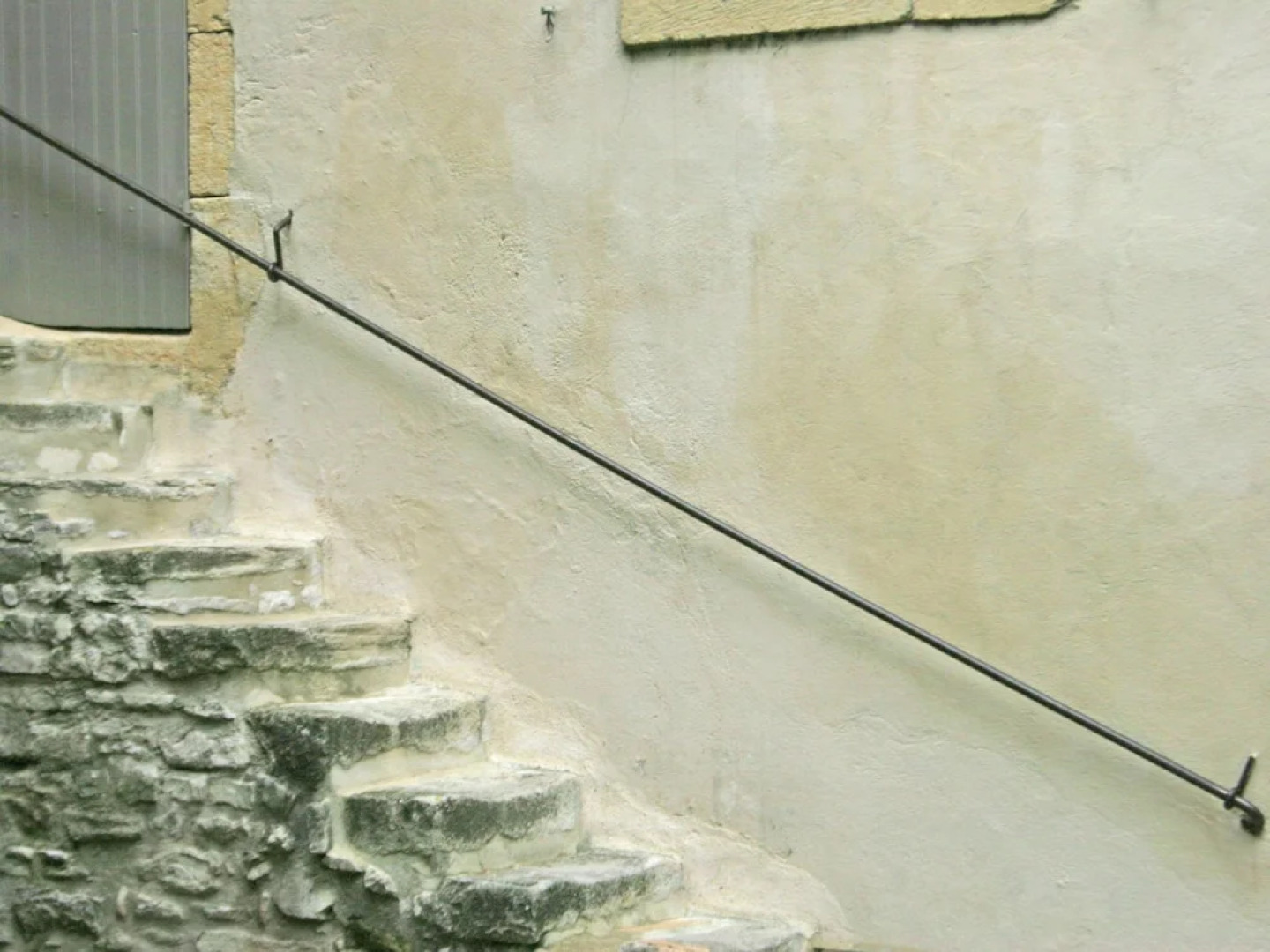 Beautiful Mansion With Views of Mont Ventoux and With Fenced Private Pool